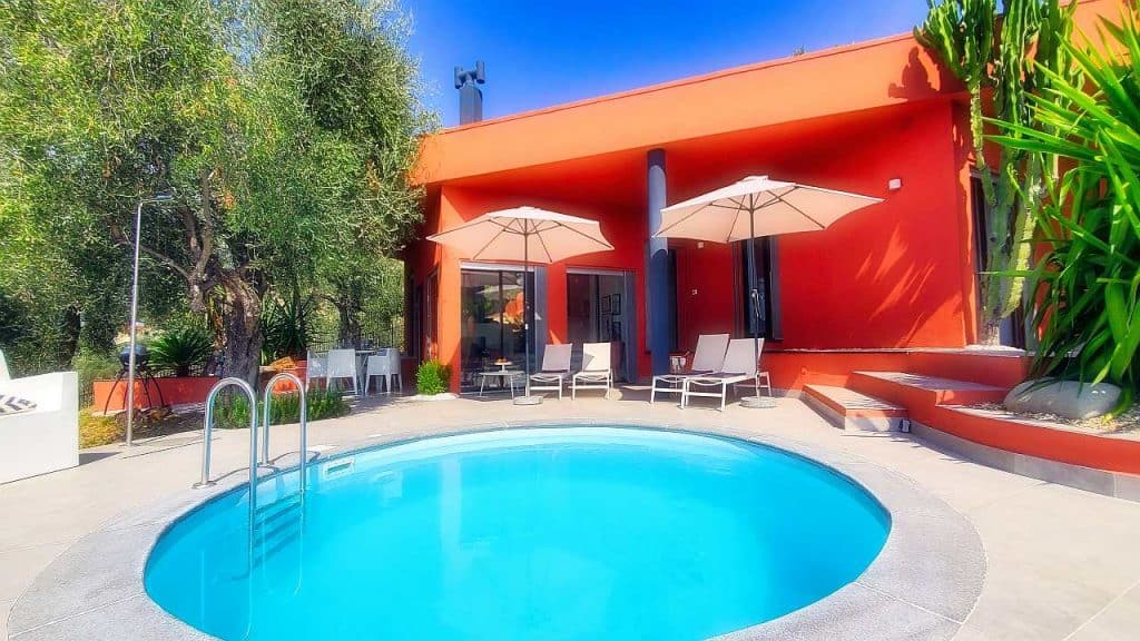 Ferienhaus in Ligurien mit Pool: Villa Rossini Blick auf den Pool