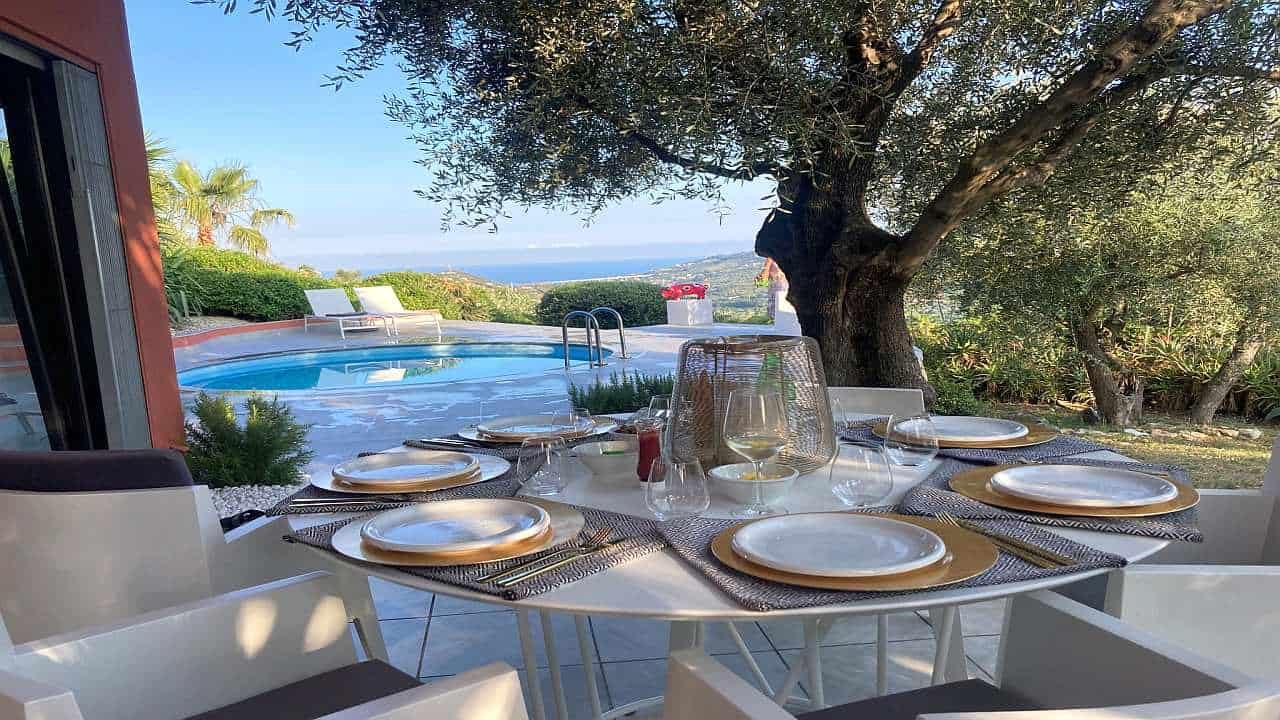 Ferienhaus in Ligurien mit Pool: Villa Rossini Gutes Essen mit schöner Aussicht