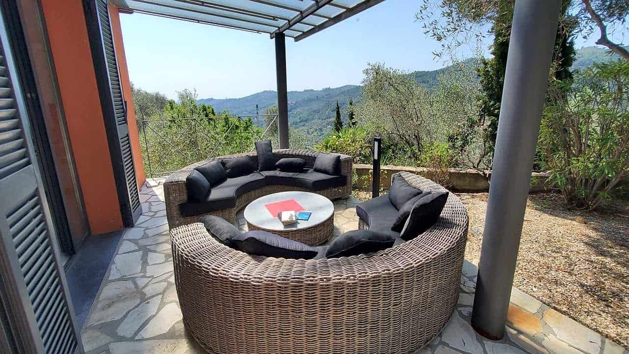 Ferienhaus in Ligurien mit Pool: Villa Barlina, Blick von der Terasse